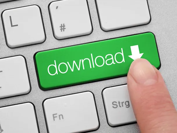 Bild: Person drückt Taste Download